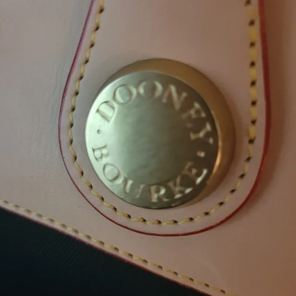 Dooney and Bourke Small  zip zip  Satchel  made  in  USA 🇺🇸 - Picture 4 of 16